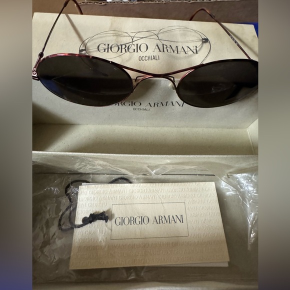 Giorgio Armani Vintage 229S lightweight sunglasses- Pre-loved/EUC- Made in Italy - Picture 2 of 12